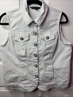 Baccini White Sleeveless Denim Vest with Metal Buttons